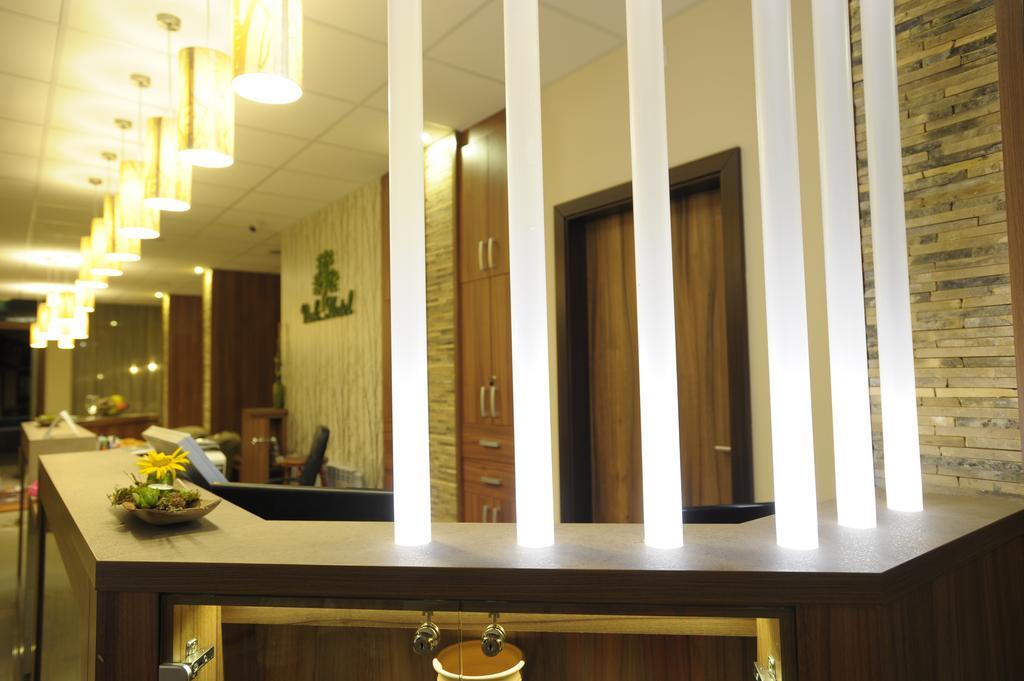 Park Hotel Gyula Extérieur photo