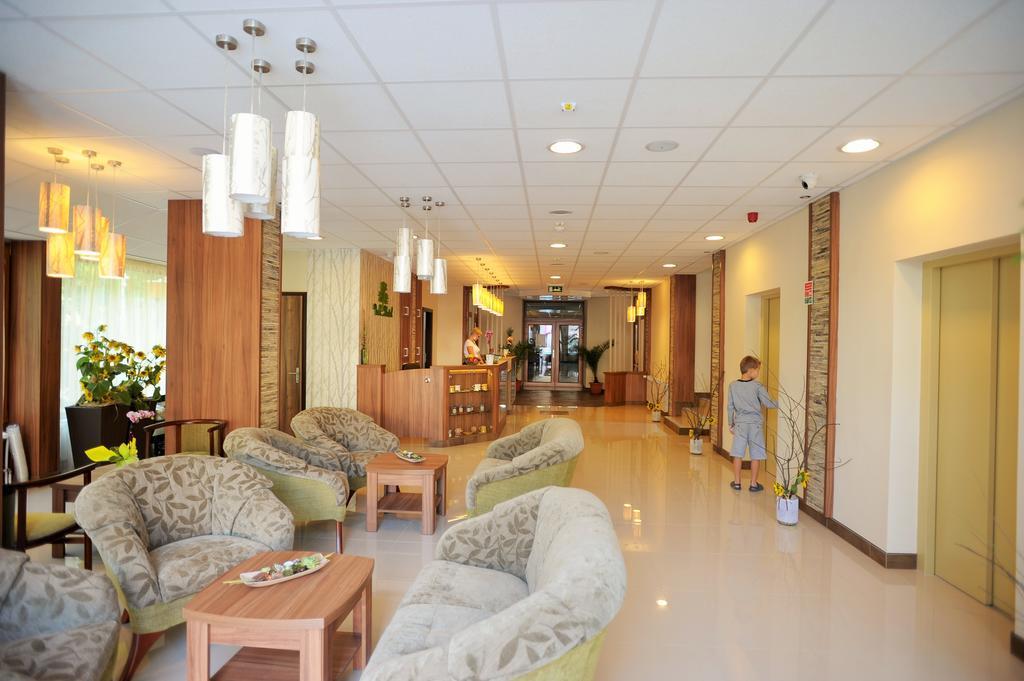 Park Hotel Gyula Extérieur photo