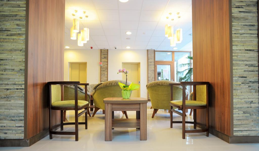 Park Hotel Gyula Extérieur photo