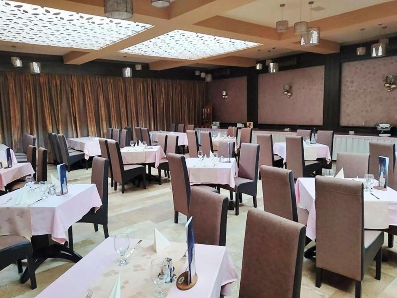 Park Hotel Gyula Extérieur photo
